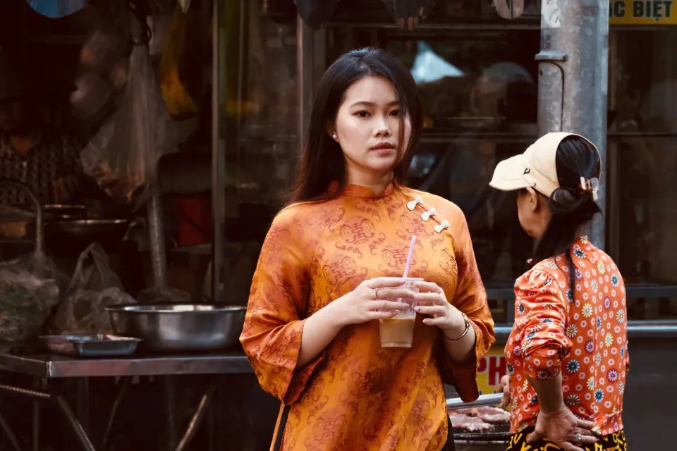 Nhân viên pha chế tại quán